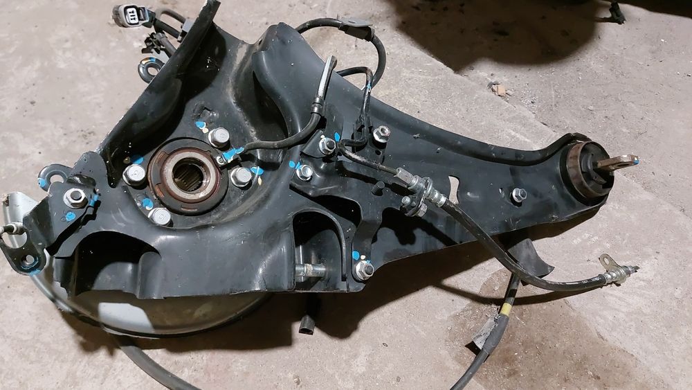 Mitsubishi ASX АСХ цапфа_рычаг важіль задній