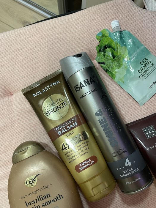 Zestaw kosmetyków do pielęgnacji ciała i włosów