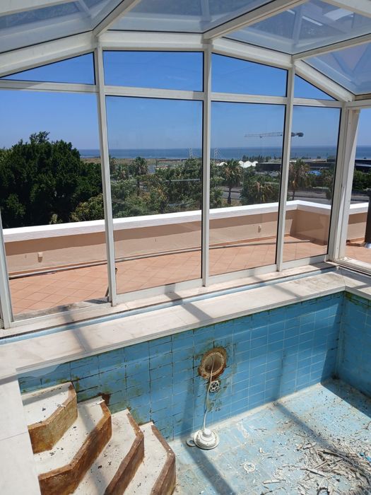 fazemos todo tipo de remodelação e construção de casas e piscinas