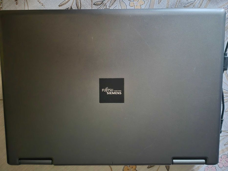 Ноутбук Fujitsu Siemens ESPRIMO Mobile V5515