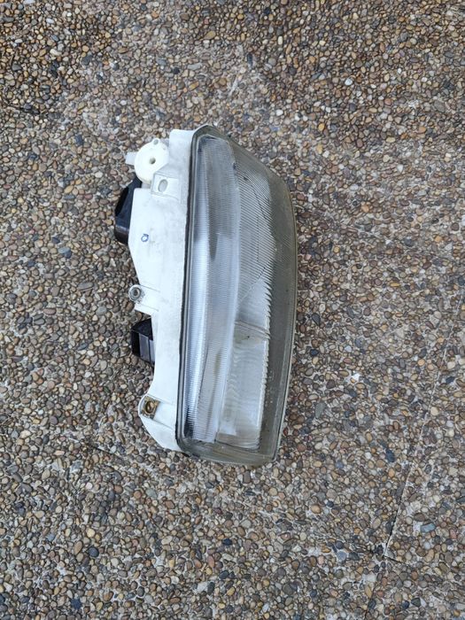 Ótica esquerda Volkswagen Passat B4