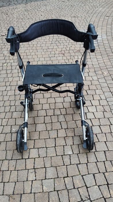 Balkonik, chodzik aluminiowy, rolator - bardzo składany .