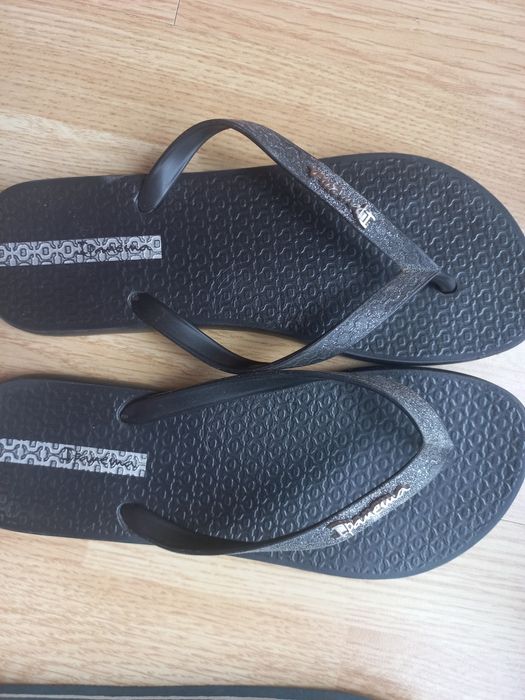 Havaianas lindas, chinelos Ipanema e outros chinelos