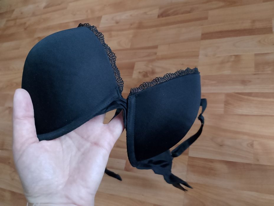Gładki czarny biustonosz stanik H&M 80C