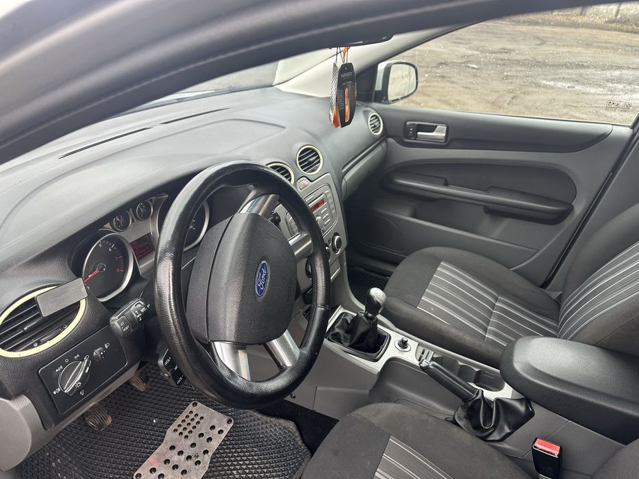 Ford Focus 2008 VIN WF0PXXGCDP8R41742 фото оголошення 8 з 10