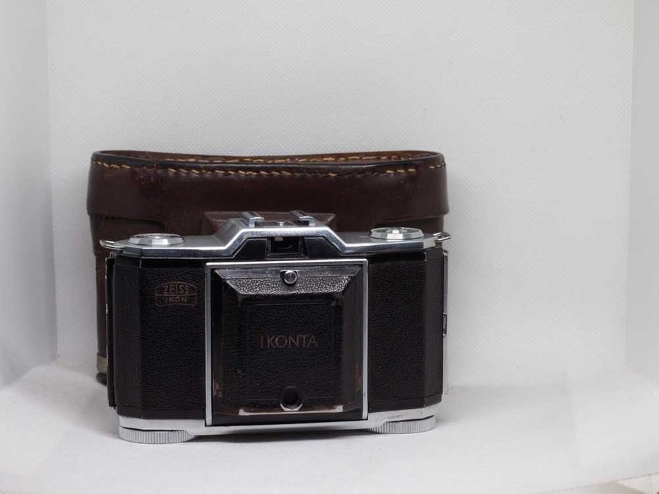Máquina fotográfica analógica 35 mm Zeiss Ikon IKONTA 522/24
