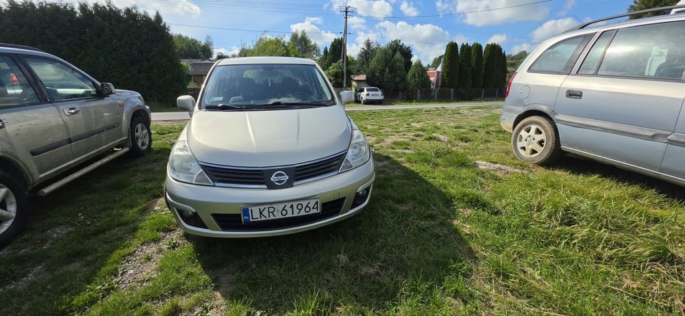 Nissan Tiida