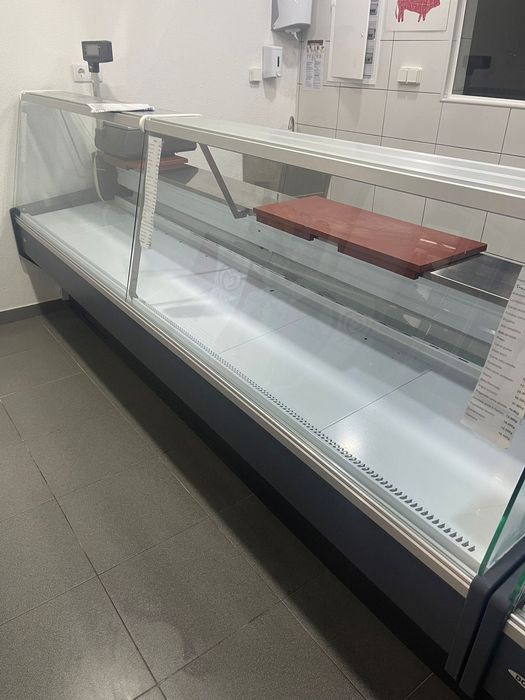 Para venda duas vitrines.
