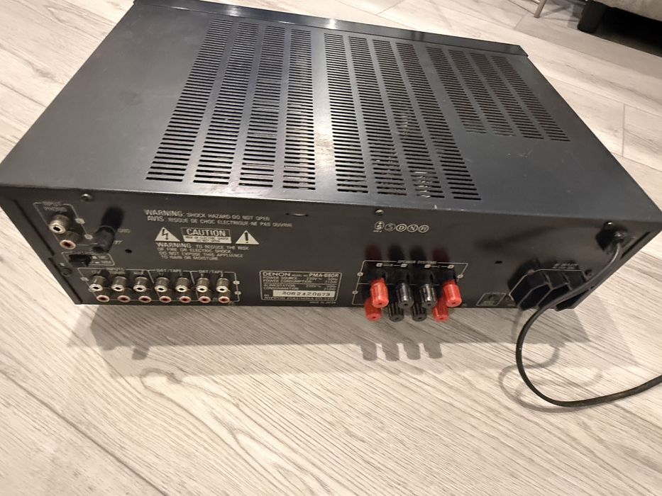 Amolificador Denon  PMA-680R