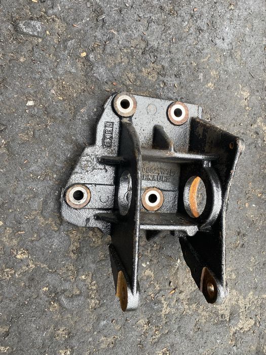 Кронштейн підвісного рено мастер лагуна еспейс