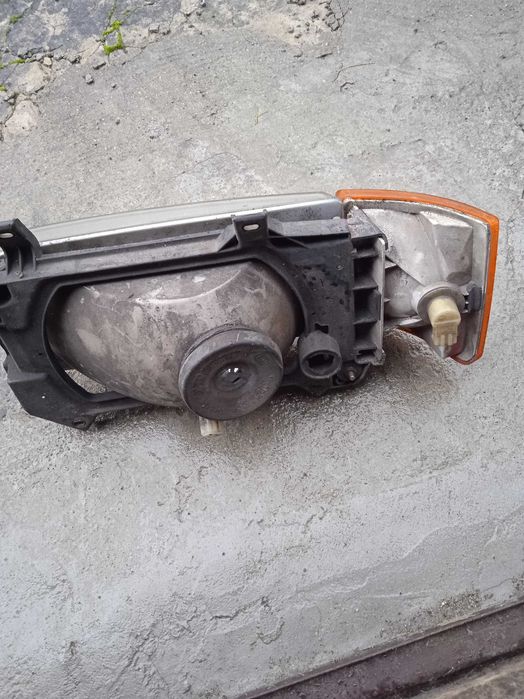 Lampa przednia prawa T4