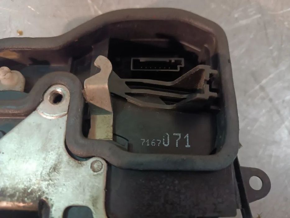 FECHO DA PORTA BMW SERIE 1 3 5 X3 7167071 - FRENTE ESQUERDO / DIREITO
