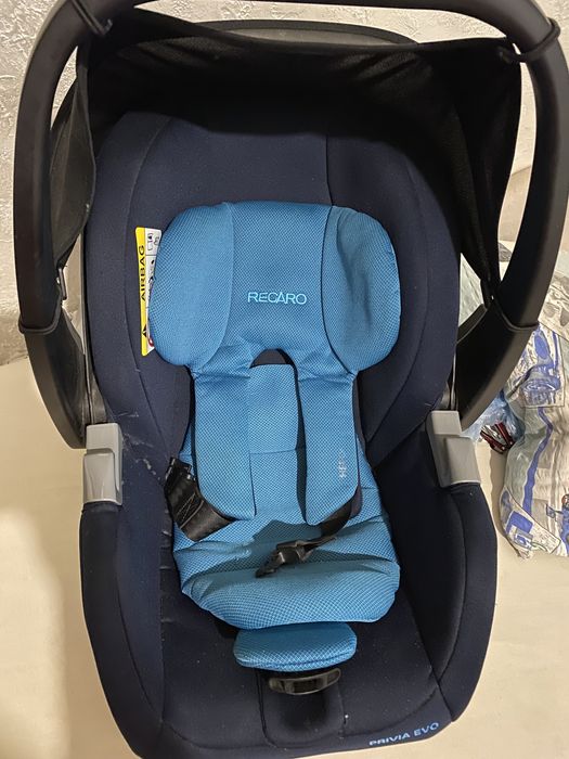 Продам автокресло Recaro