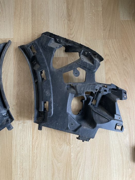 Заглушки до фари Меган 3