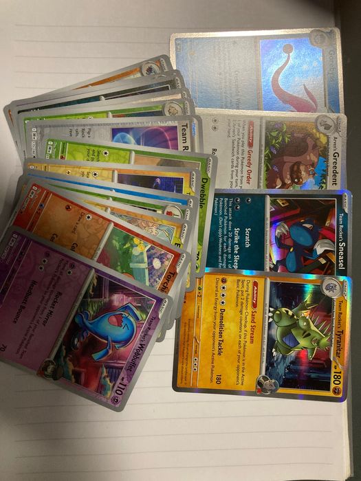 Pokémon Elite Trainer Box ETB Destined Rivals aberta c/ Promo