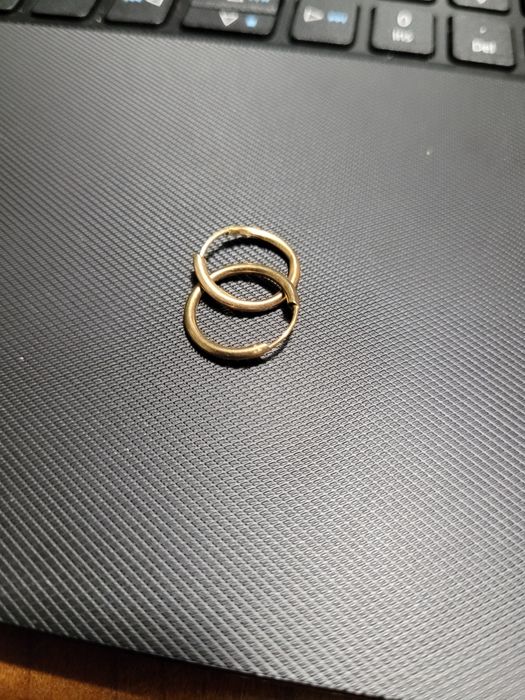 Złote kolczyki kółeczka