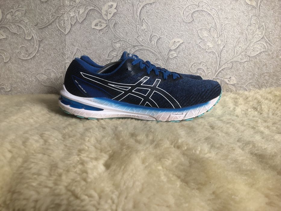 Оригінальні кросівки ASICS Gel GT2000 11 у чудовому стані для бігу волейболу повсядкення  44 5 44 43,5 43 42,5 42 28,25 28 27,5 27 26,5