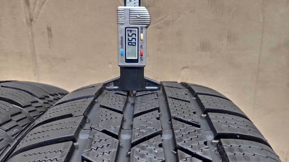 шини 235/60R17. Continental. 8,6мм. 2023р зимові