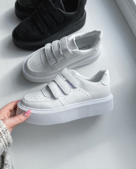 Білі кеди на липучках