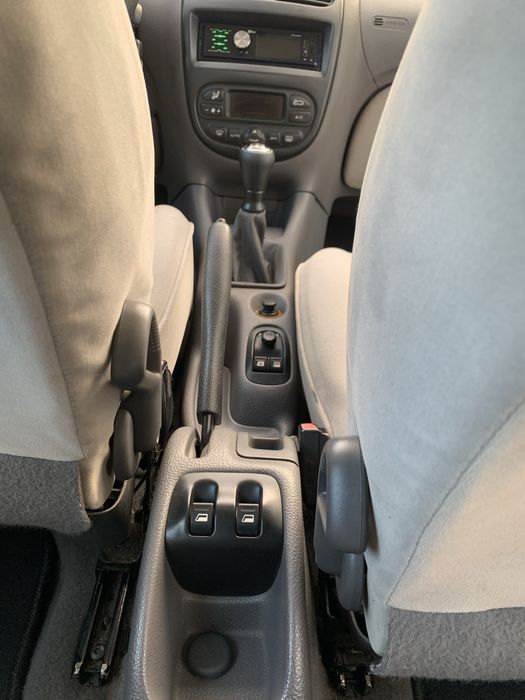 Peugeot 206 //143mil kms //AC digital // teto panorâmico -Impecável