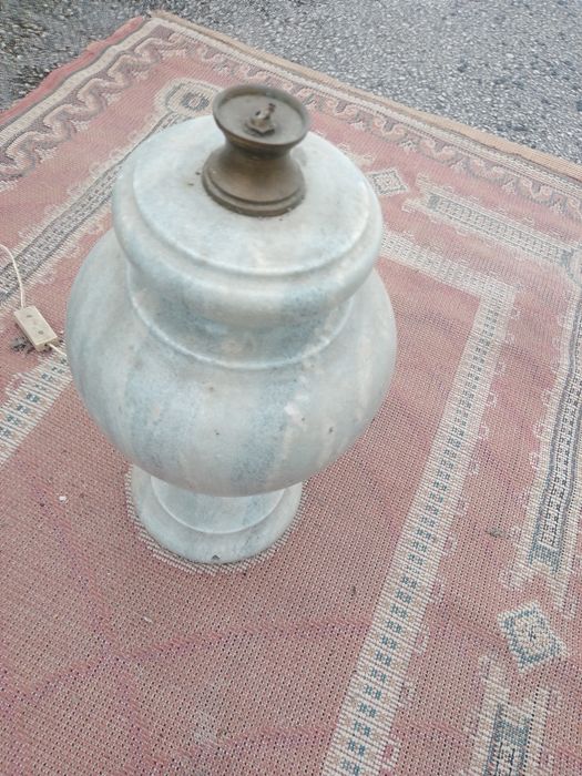 Candeeiro em Mármore