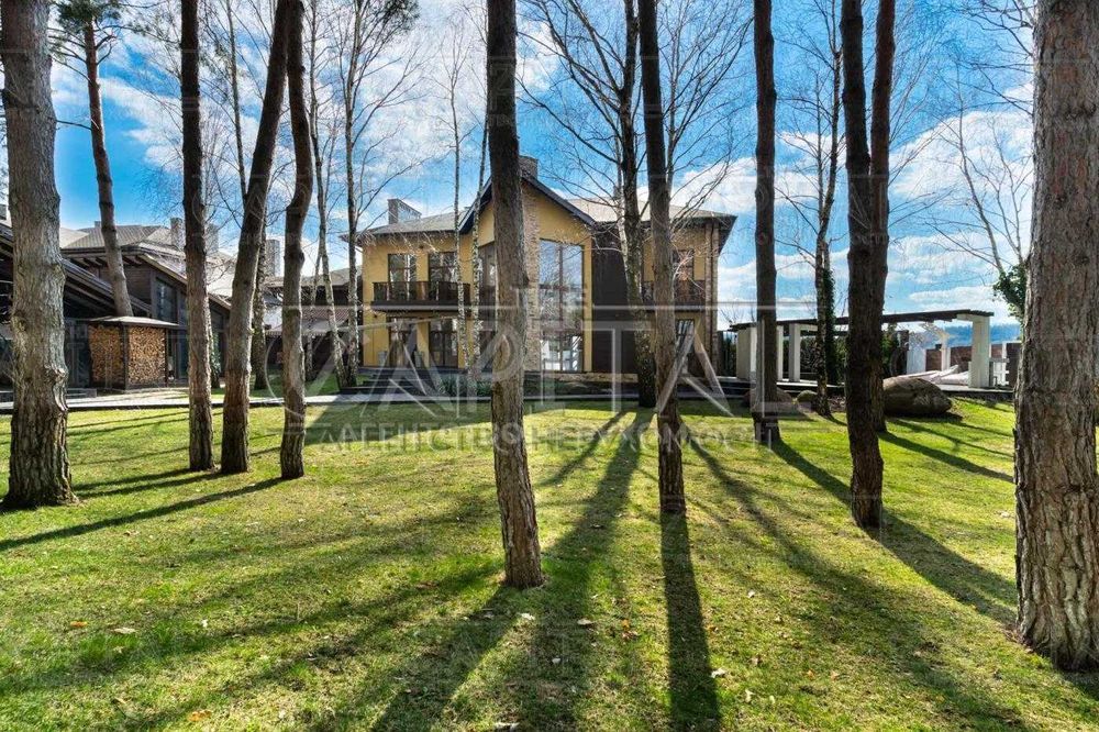 Продаж 5к   Будинку 700м2  вул. Лісова, Романків КМ Сонячна Долина