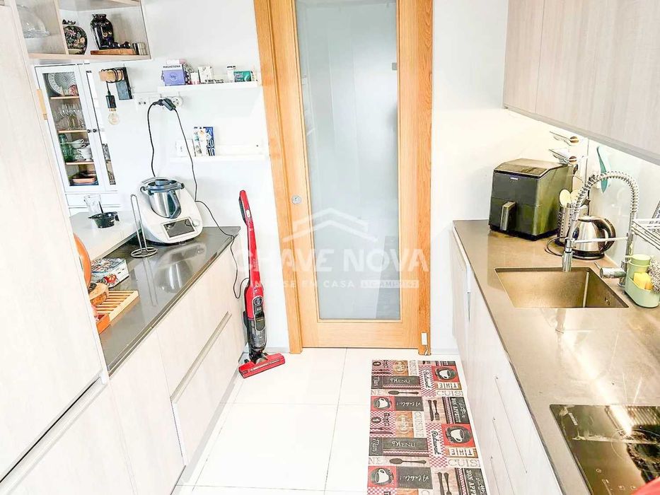 Apartamento T2 mobilado na Avenida da República