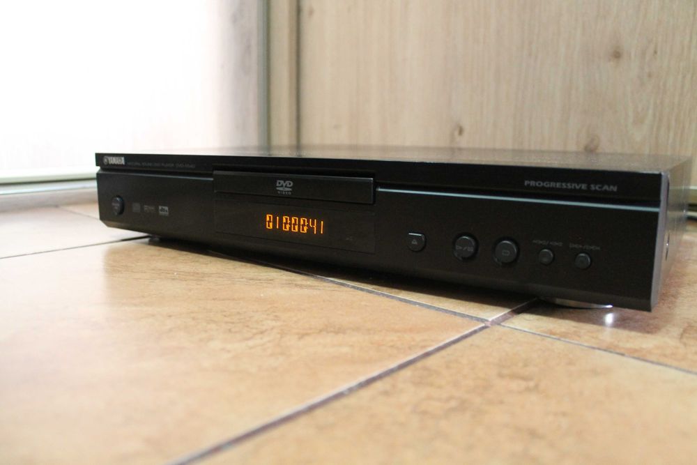Odtwarzacz DVD Yamaha DVD-S540