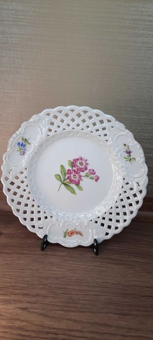 Две старинные тарелки Meissen  19 век. Смотрите все мои объявления!