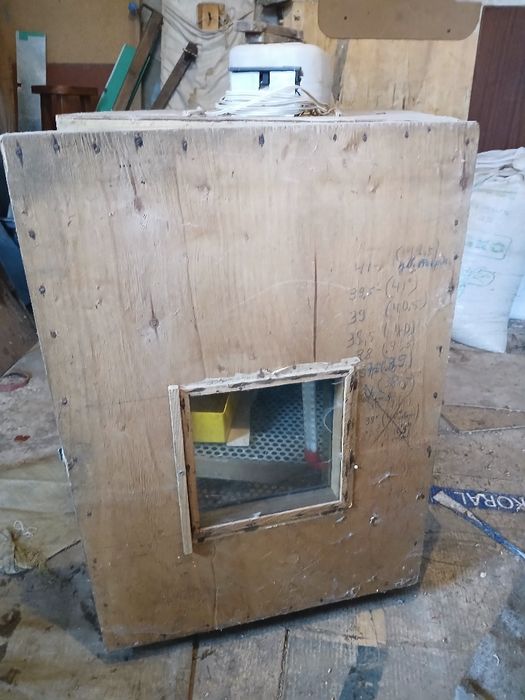 Інкубатор на 100 яєць, саморобний