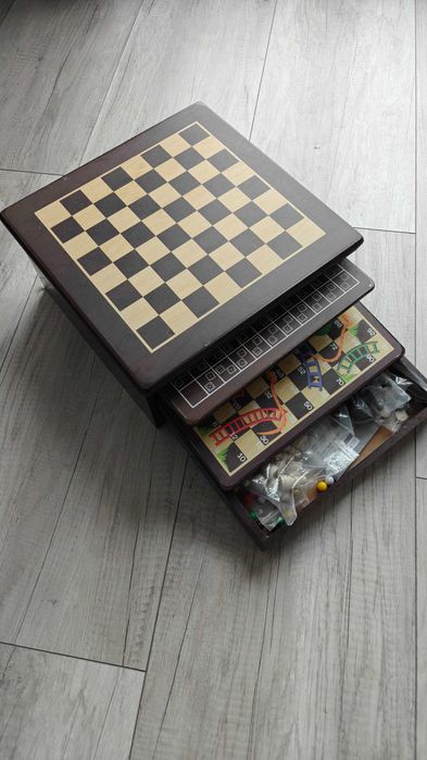 Drewniany zestaw gier – pudełko