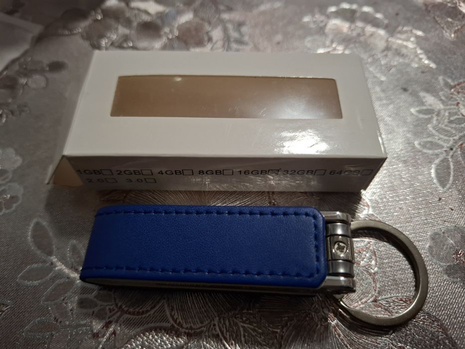 pendrive 16GB metalowy w etui