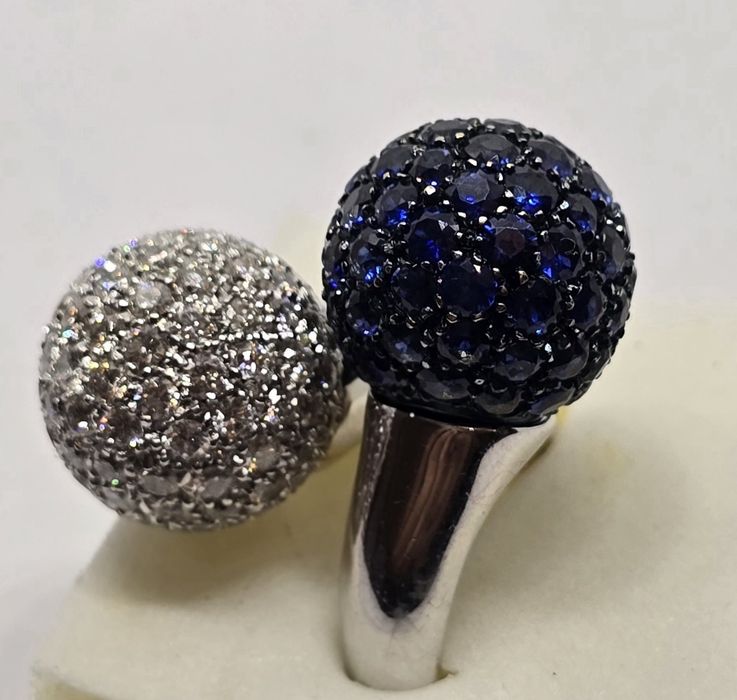 Золотое кольцо BIBIGI, 3.99ct бриллиантов и 4.77 ct сапфиры.Золото750