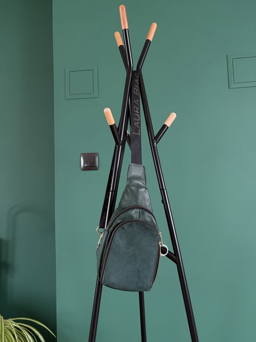 Torebka saszetka nerka parciany pasek logo Dark green ciemny zielony regulowany skóra leather Laura Biaggi