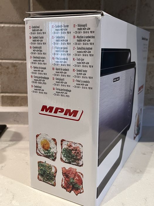 Srebrny toster opiekacz