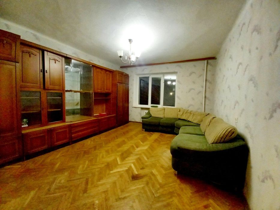 Квартира під комерцію у центрі міста.