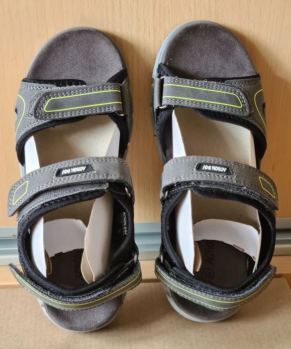 Sandały chłopięce nowe