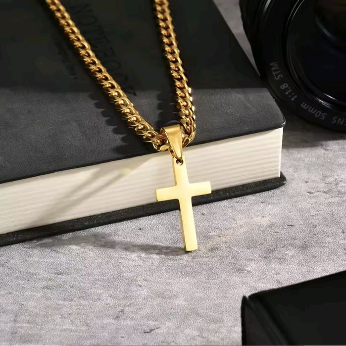 Łańcuszek z krzyżykiem platerowany 18k złotem