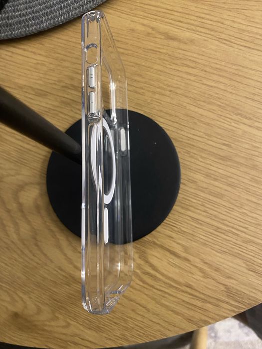 Etui Iphone 14ProMax MagSafe transparentno białe