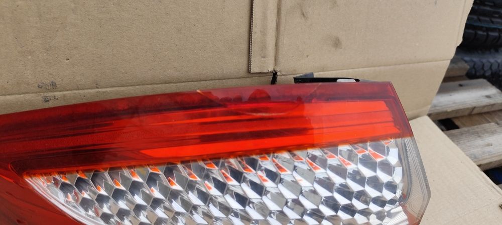 Ford Mondeo MK4 kombi 2007r.  Lampa tył prawa lewa komplet
