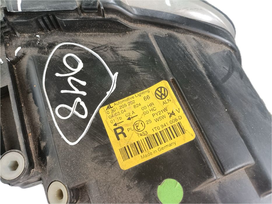 Ótica / farol direita VOLKSWAGEN Touran (1T)