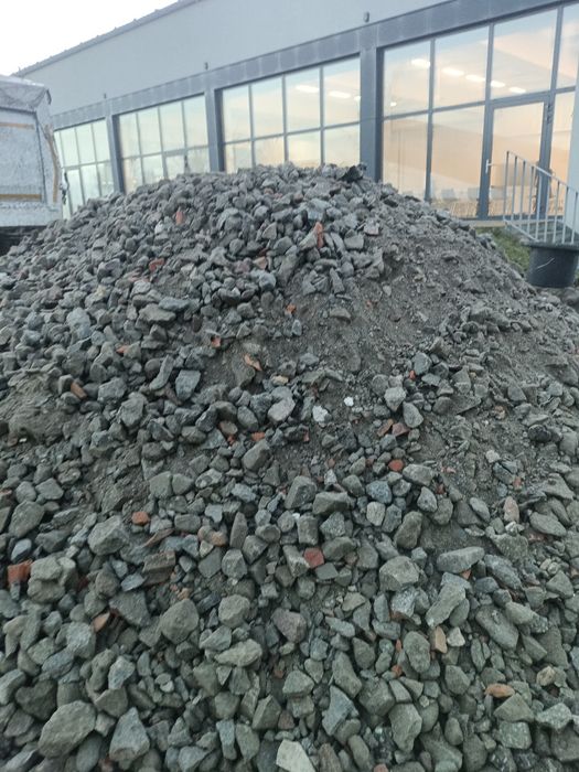 Ziemia ogrodowa czarnoziem piasek żwir