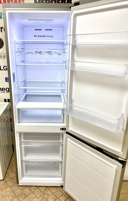 Холодильник Samsung NoFrost193 см