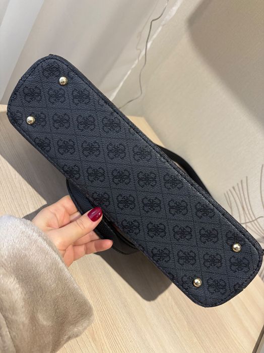 Сумка жіноча guess