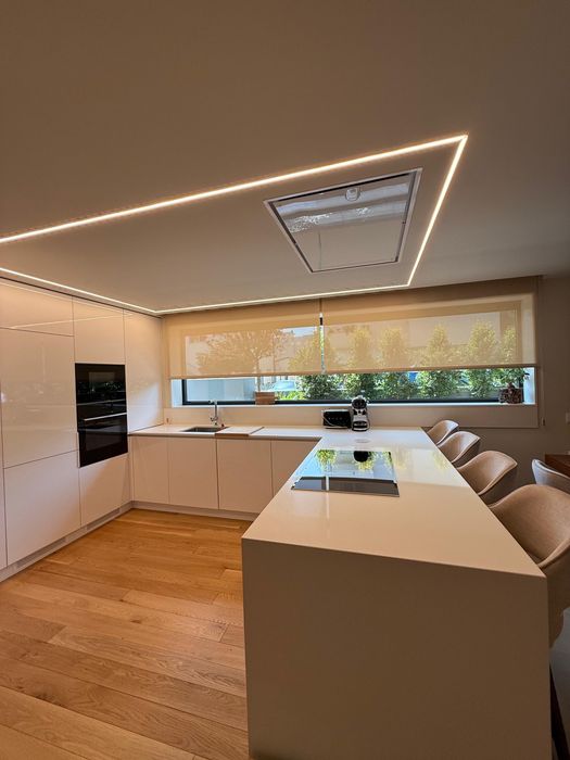 Moradia t3 moderna com piscina aquecida a 2 minutos da praia – Âncora