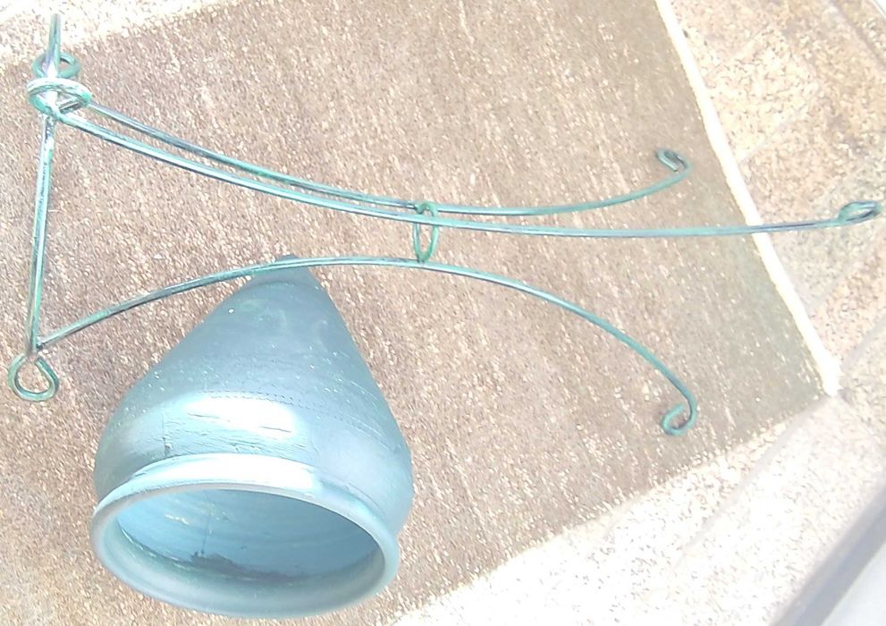 Conjunto credencia, prateleira e floreira em ferro lacado