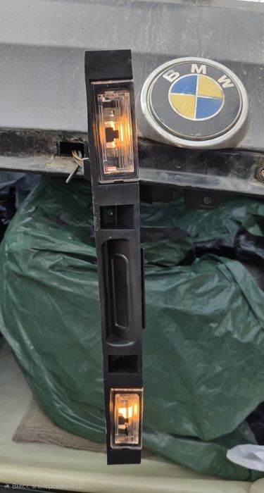 Планка кнопки відкриття багажника та підсвіткою номера БМВ Х5 Е53, Х3