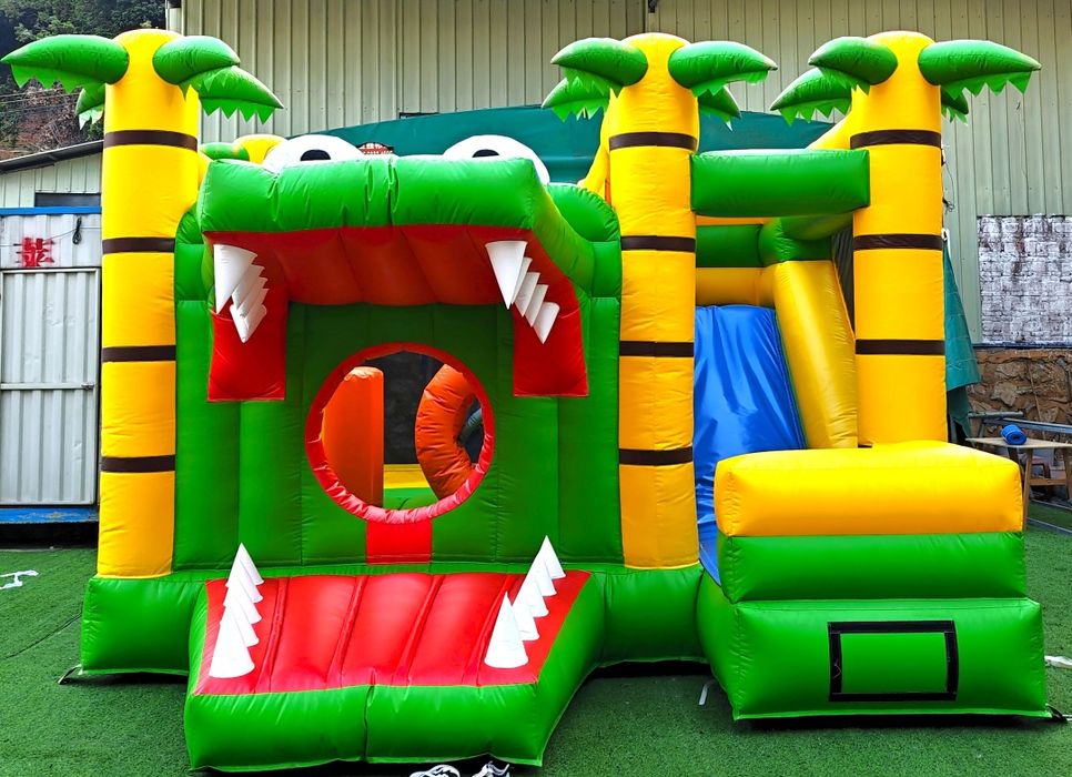 Insufláveis em lona profissional com motor