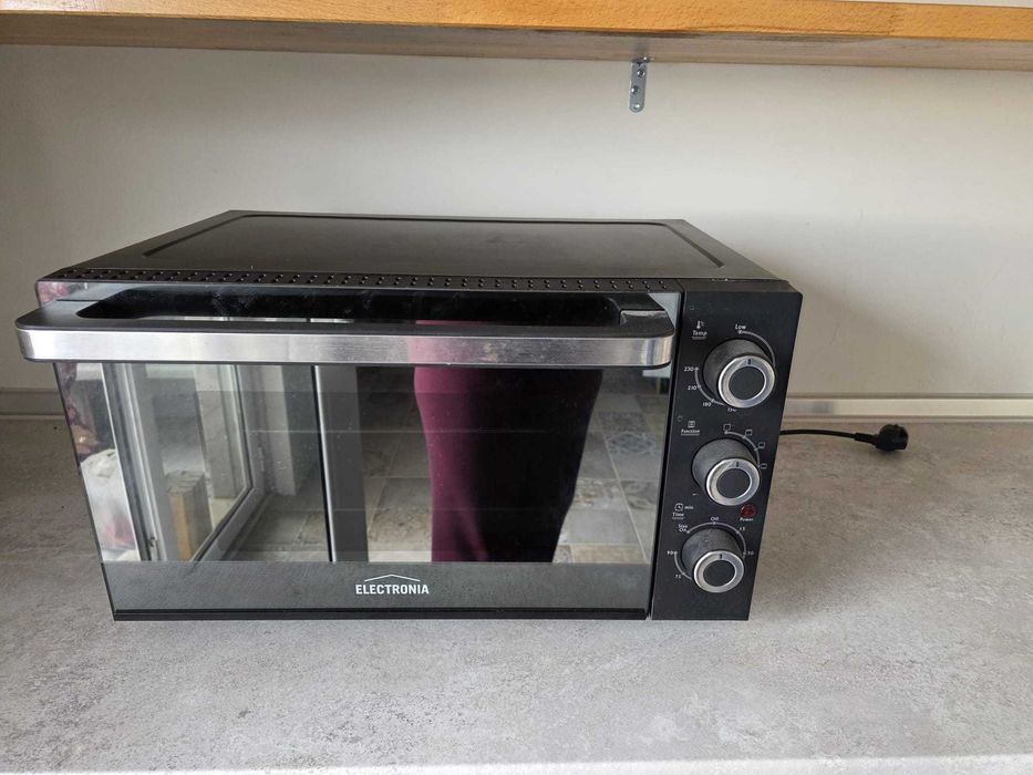 Forno elétrico preto