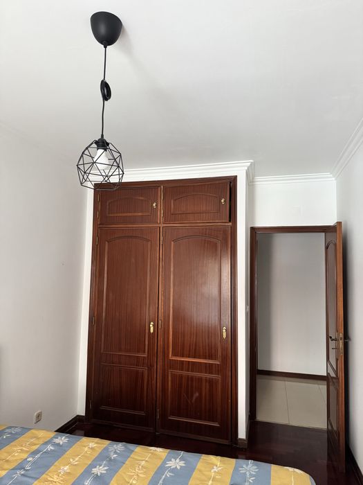 Quarto para arrendar com varanda